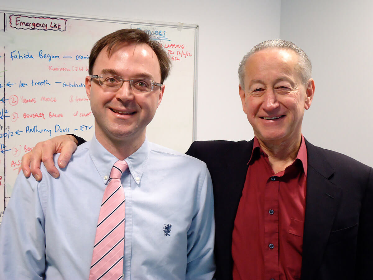 Με τον Mr Carl Meyer, Senior Consultant Neurosurgeon, στο UHB, UK, 2012
